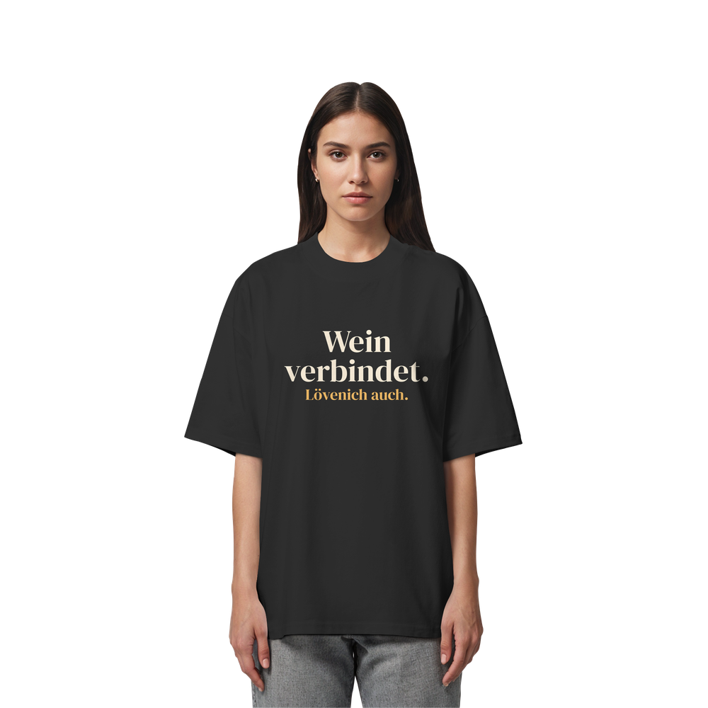 Wein verbindet. Lövenich auch. | Unisex Oversize-Shirt – Bild 2