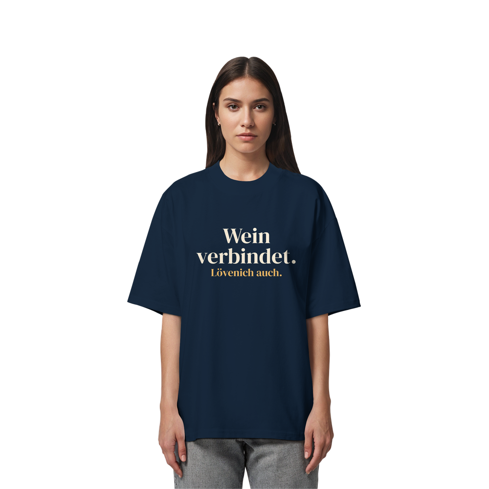 Wein verbindet. Lövenich auch. | Unisex Oversize-Shirt – Bild 3